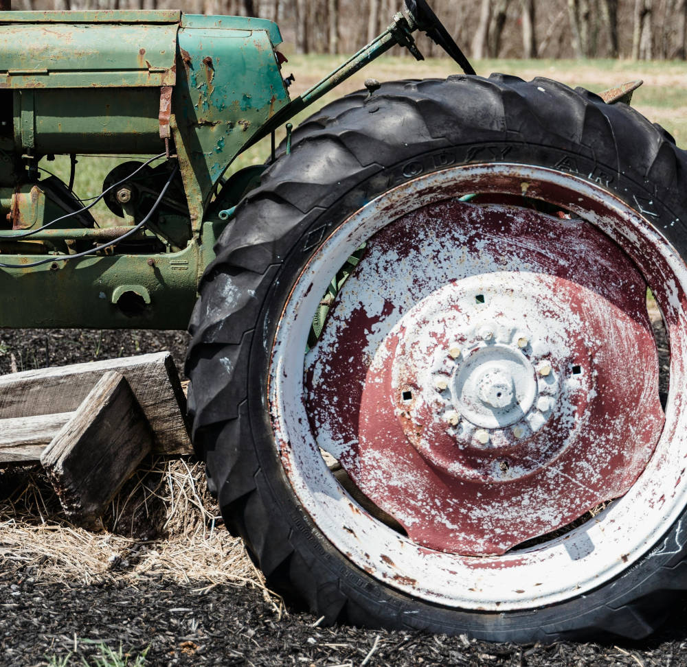 Correct tractor tyre size is important for old tractors like this beautiful Farmall